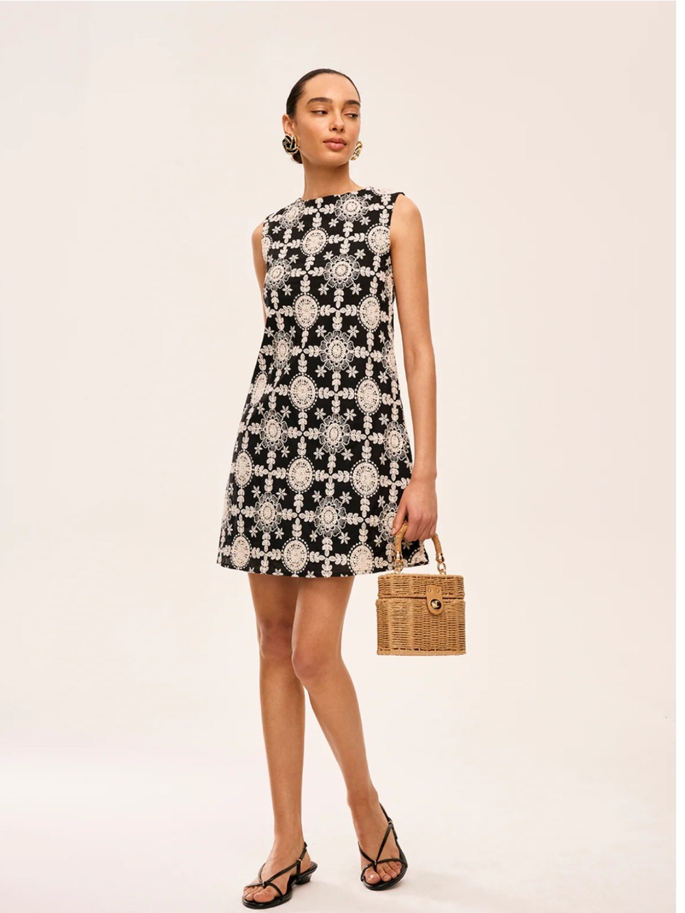 Commense Black and White Patterned Sleeveless Mini Dress